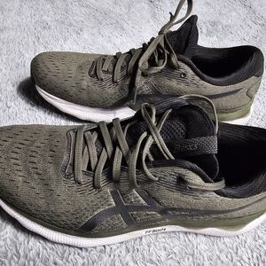 Asics Men's size 11.5 shoes